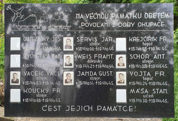 Pamětní deska v depu v Brně Horních Heršpicích