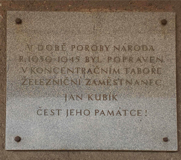 Pamětní deska na nádraží v Bzenci