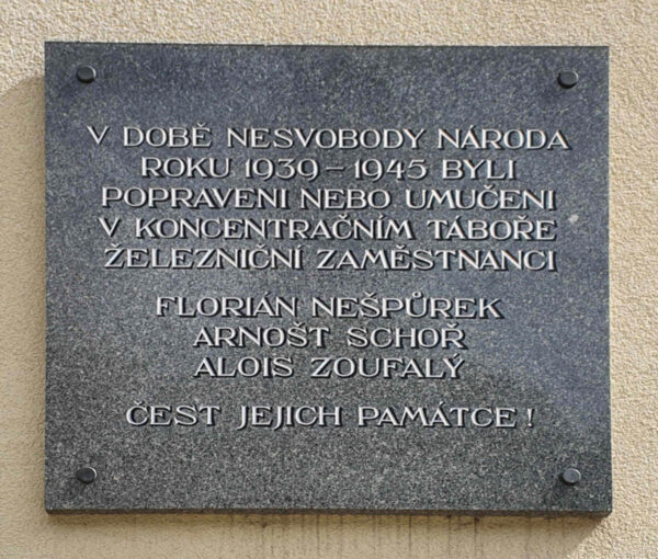 Pamětní deska na nádraží v Moravských Bránicích