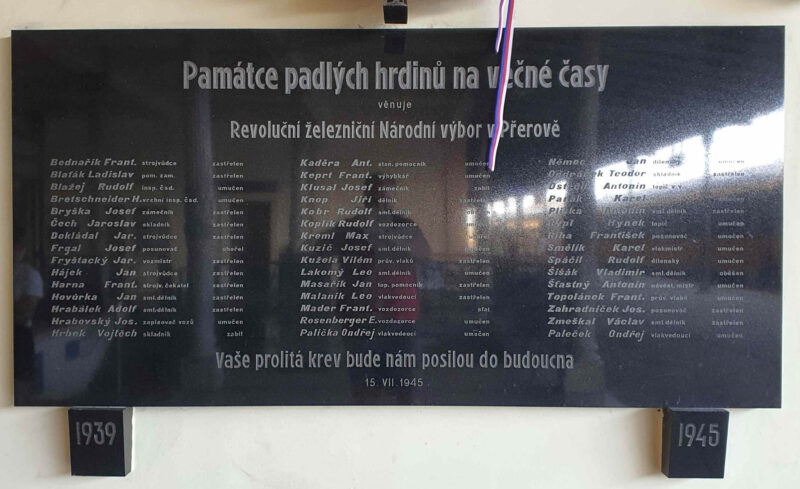 Pamětní deska na nádraží v Přerově